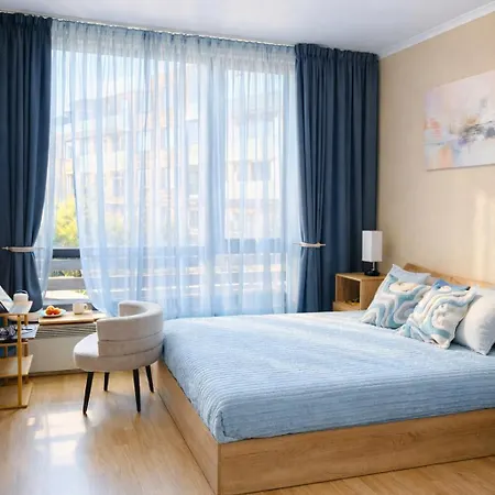 Mountain View Retreat - Free Pool And Sauna - And Golf アパート