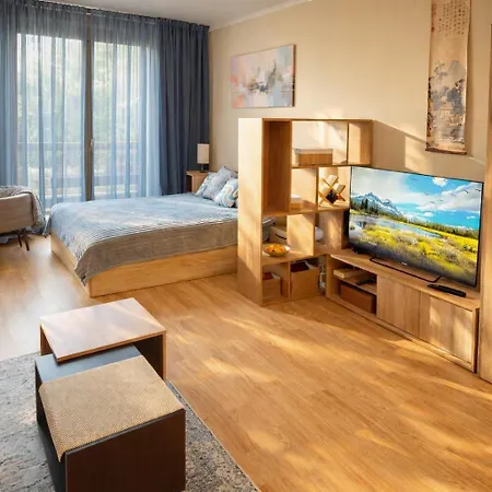 Mountain View Retreat - Free Pool And Sauna - And Golf アパート